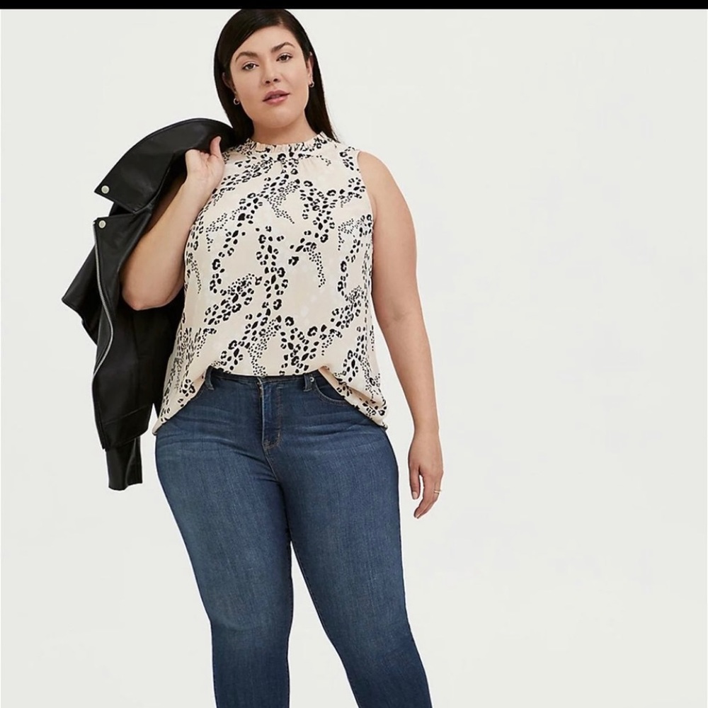 NWT Womens Torrid Pink Leopard Mock Neck Tank Size 3X